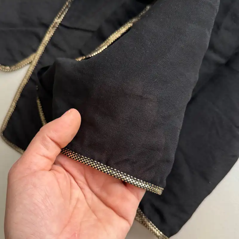 شال زنانه مدل نخ اسلپ نوار طلا دوزی شده ساده