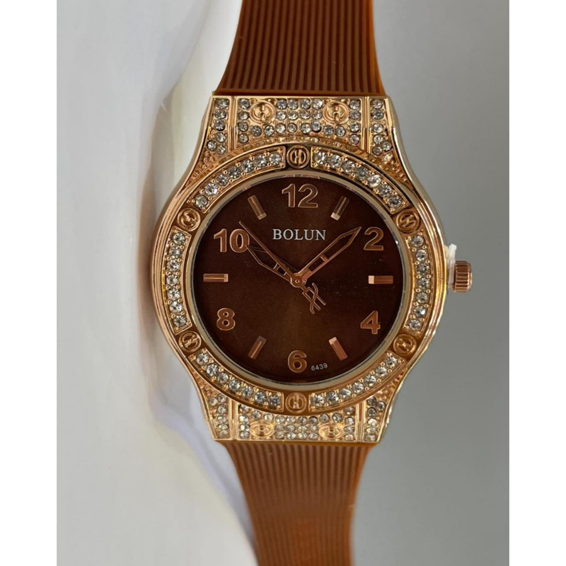 ساعت مچی عقربه ای زنانه بولون مدل کلاسیک قاب دور نگین کد 6