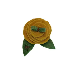 گل سینه زنانه مدل سوفی