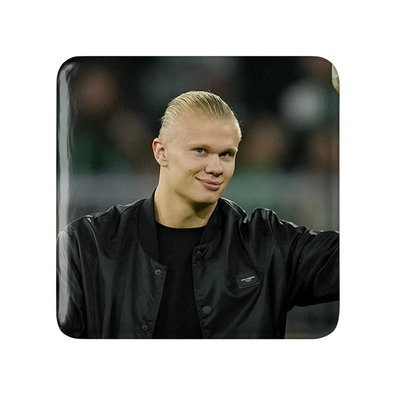 پیکسل خندالو طرح ارلینگ هالند (Erling Haaland) مدل مربعی کد 36367