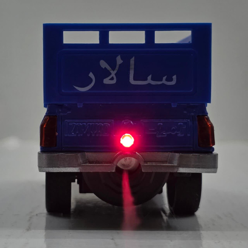 ماشین بازی ناب سل مدل نیسان دودزا فلزی چراغدار موزیکال  NISSAN به همراه جاسوییچی