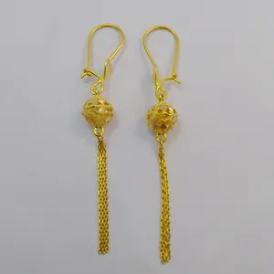 گوشواره طلا 18 عیار زنانه مدل آویز توپی