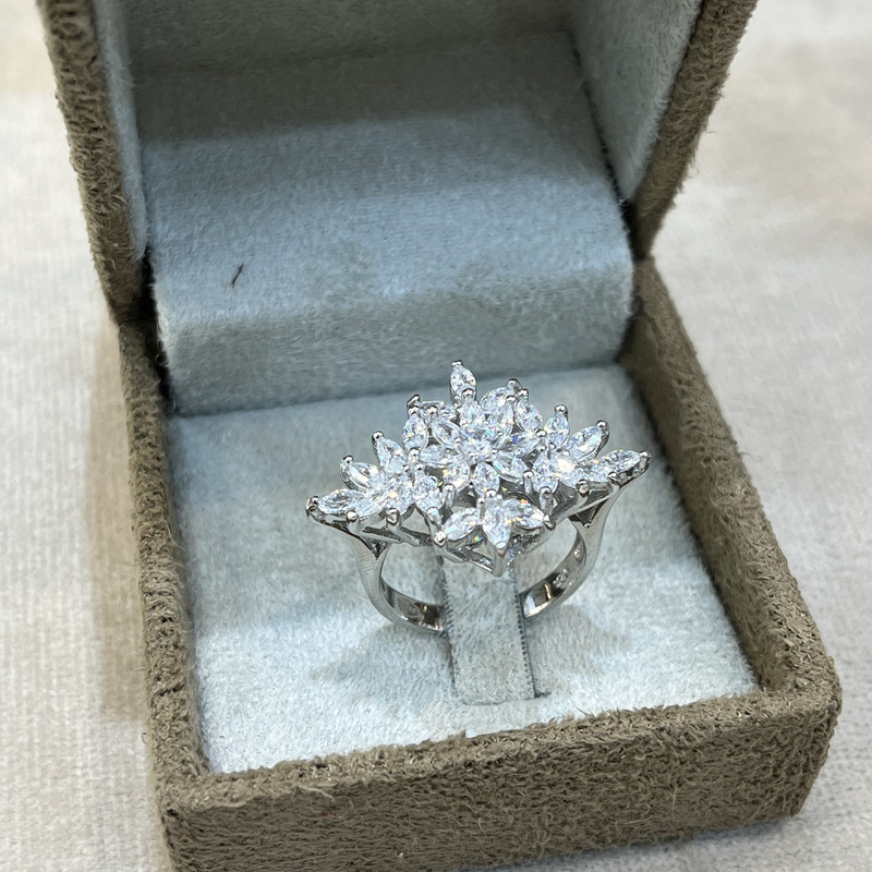 انگشتر نقره زنانه مدل جواهر اتریشی کد 33-32