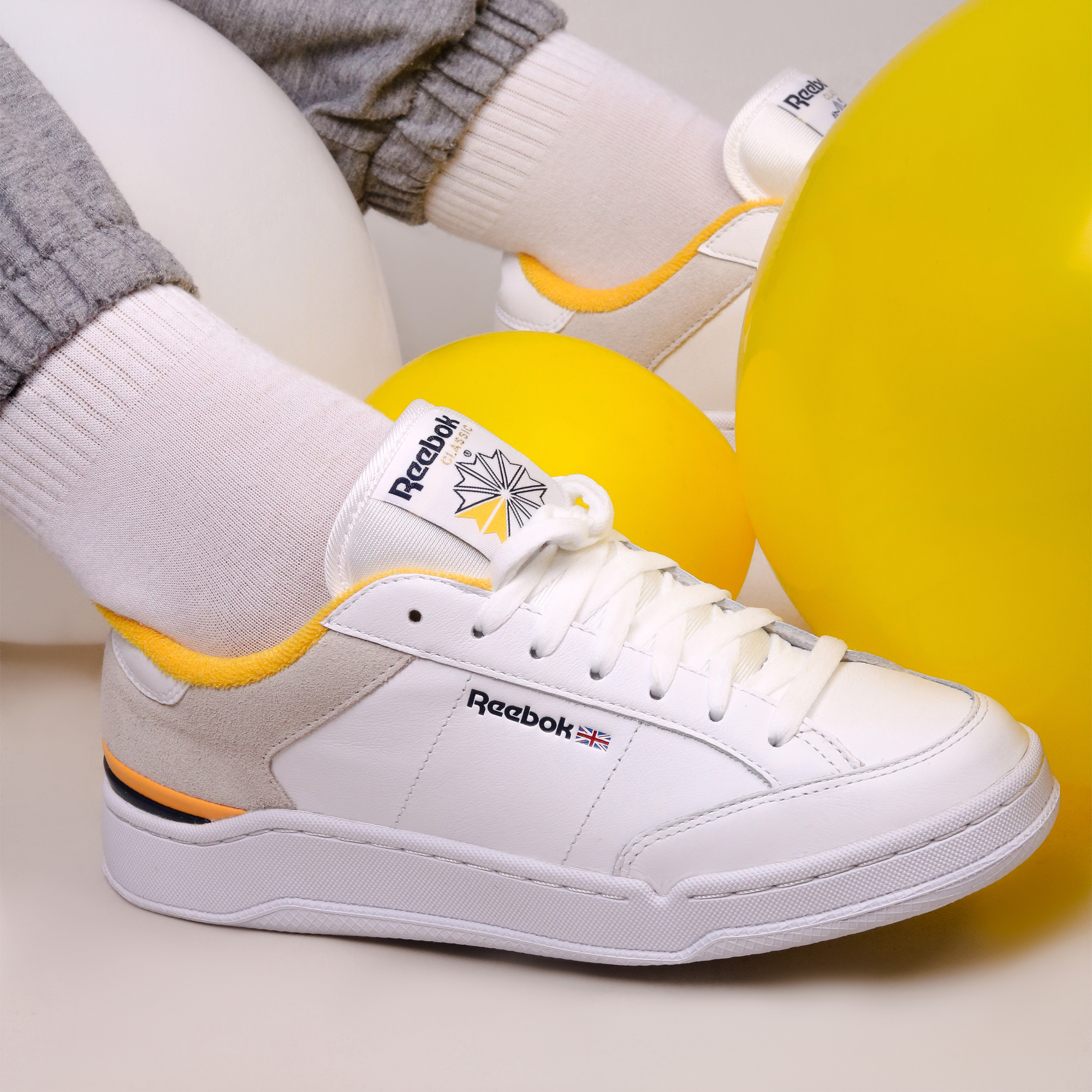 reebok classic ad court unisex
