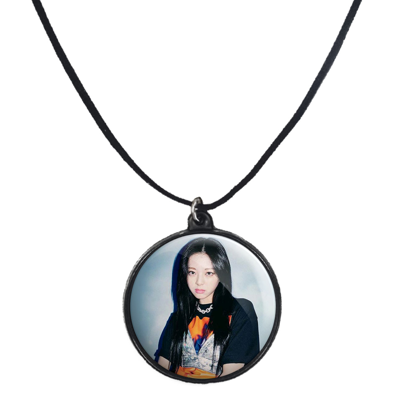 گردنبند پرمانه طرح گروه موسیقی ایتزی کد pmb.13261 مدل دو طرفه