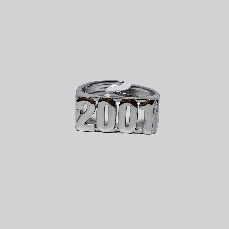 انگشتر زنانه مدل میلادی 2001 رنگ نقره ای