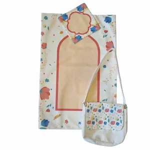 سجاده و جانماز طرح عباد کد 700 به همراه کیف