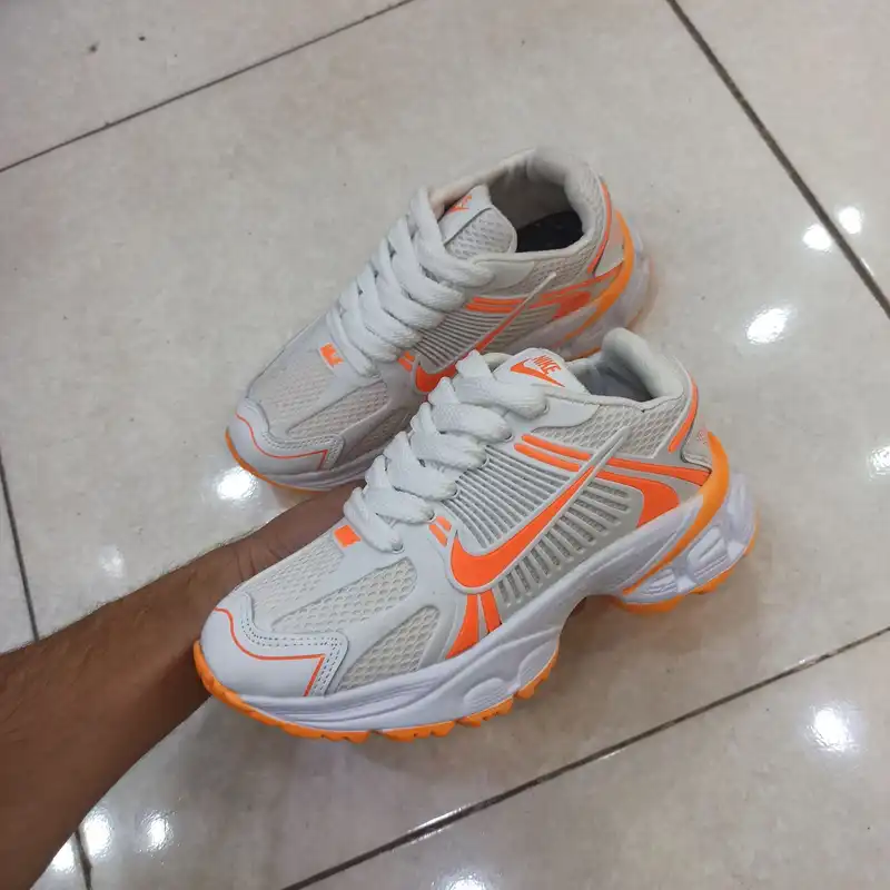 کفش پیاده روی زنانه مدل 555 اسپرتی