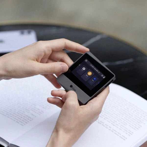 عکس شماره 2 : کیف پول سخت افزاری الیپال مدل titan mini