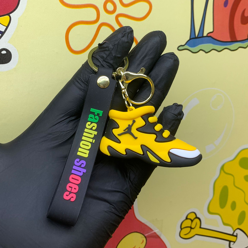 جاکلیدی مدل سیلیکونی طرح کتونی بسکتبال