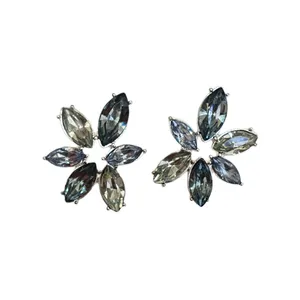 گوشواره زنانه آی ام مدل گل سنگی