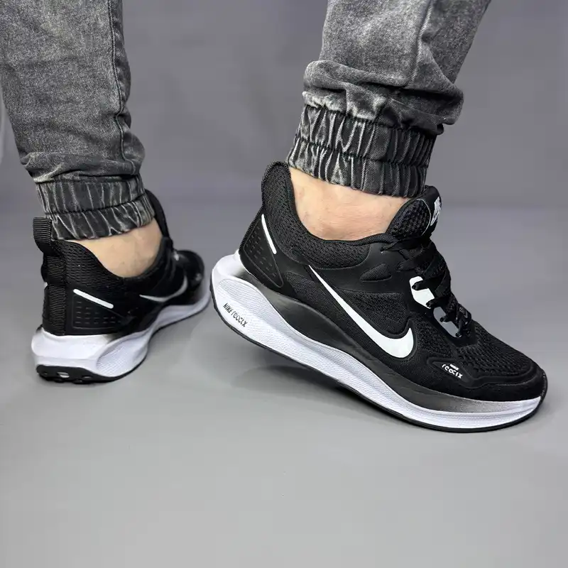 کفش پیاده روی مدل REACT 01