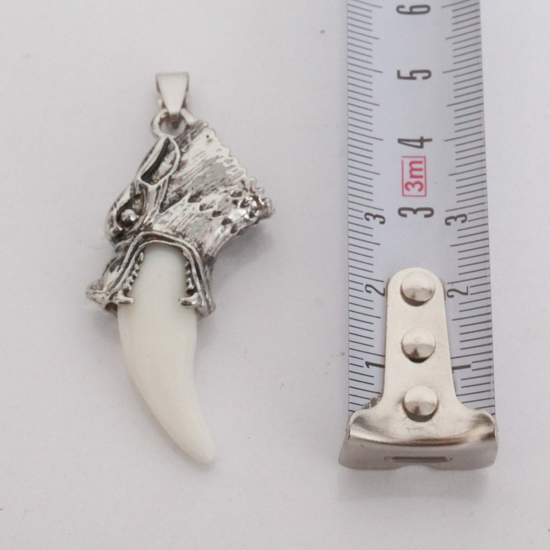 آویز گردنبند طرح دندان نیش گرگ کد 01