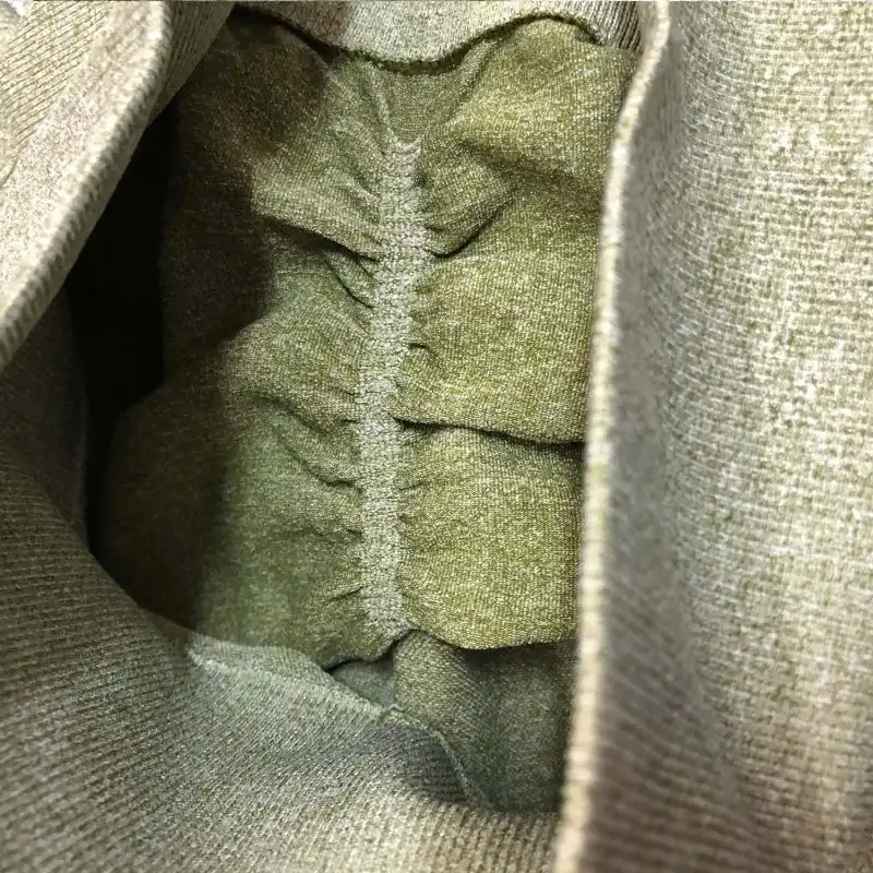 لگینگ ورزشی زنانه مدل سیملس پشت چین دار گنی کد g1 رنگ سبز