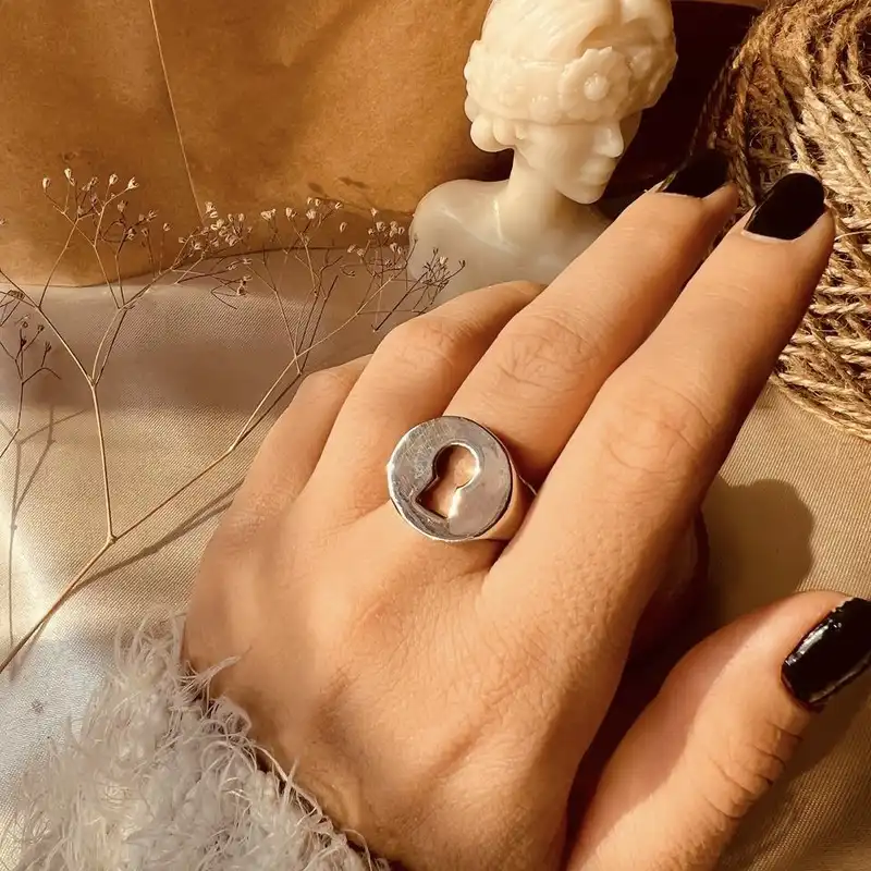 انگشتر مدل قفل کد ن