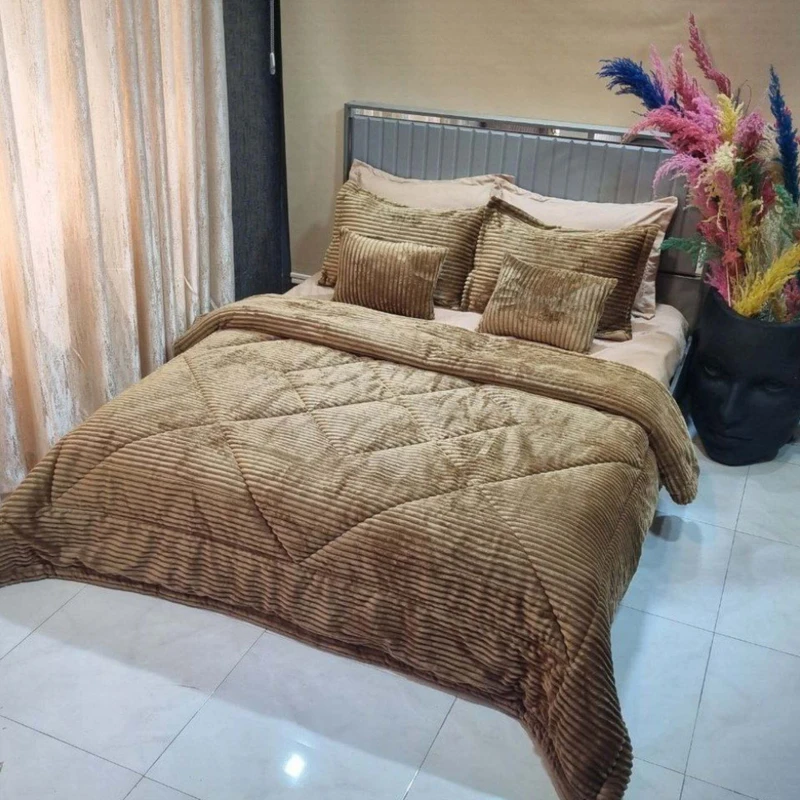 سرویس خواب مدل مخمل ترک راه راه کد 0012 دو نفره 8 تکه