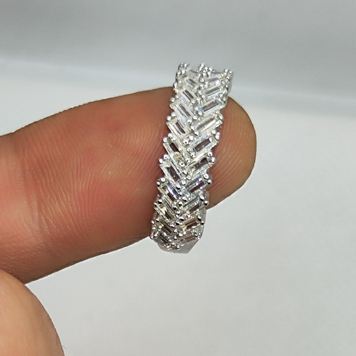 انگشتر نقره زنانه نقره جات بافندگان مدل سنگ برلیان کد 554 انگشتر نقره زنانه نقره جات بافندگان مدل سنگ برلیان کد 554