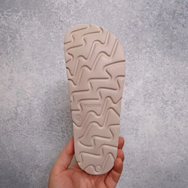 دمپایی زنانه پاپا مدل ثمین سگکدار کد 1536-CR