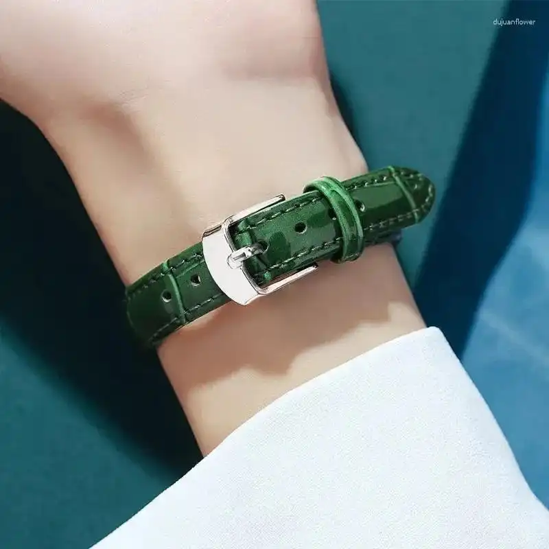 ساعت مچی عقربه ای زنانه مدل یونانی دورنگین 03