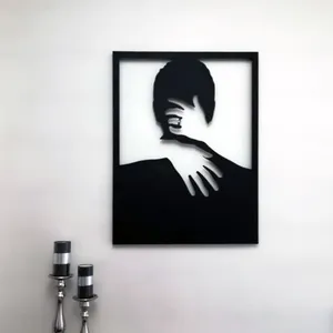 دیوارکوب دلامور مدل آغوش