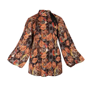 بلوز زنانه مدل یقه سه طرح برگ رنگ نارنجی