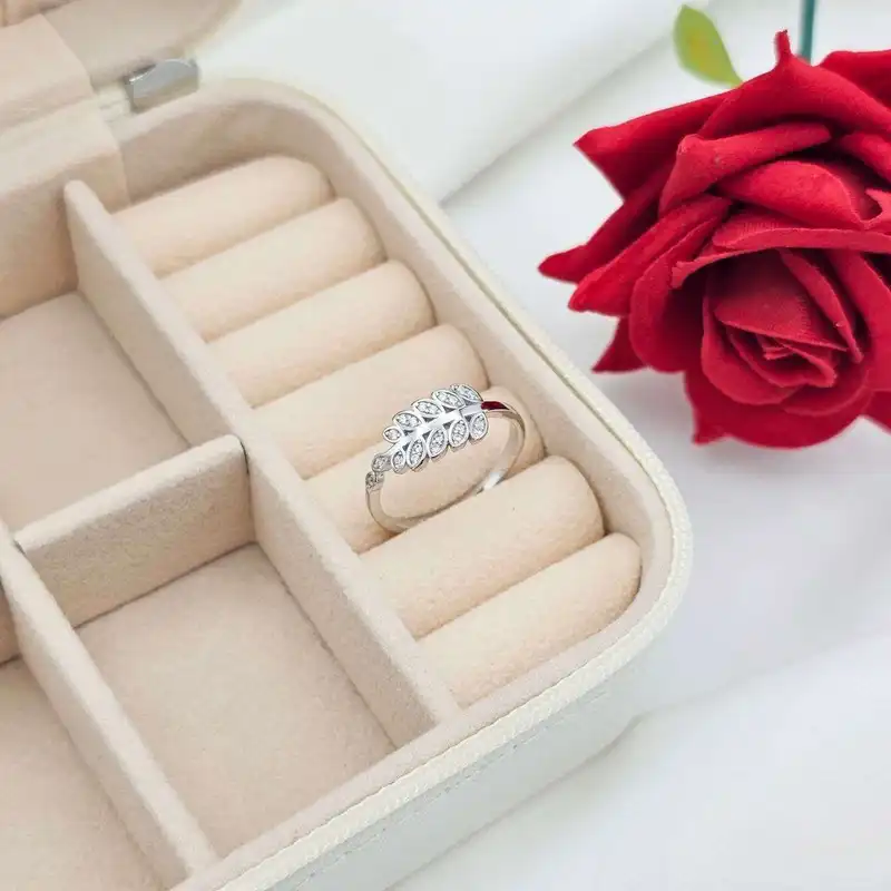 انگشتر نقره زنانه مدل برگ زیتون BARF 26