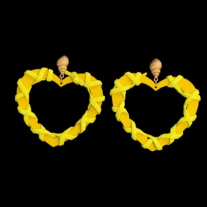 گوشواره زنانه مدل قلب چوبی