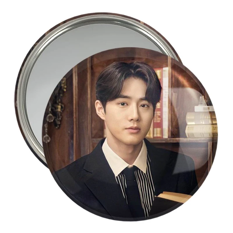 آینه جیبی خندالو مدل سوهو گروه اکسو EXO  کد 13487