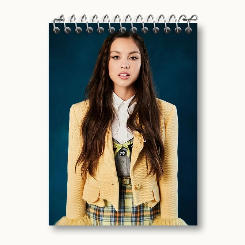 دفتر یادداشت 50 برگ خندالو مدل اولیویا رودریگو Olivia Rodrigo کد 19268
