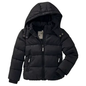 کاپشن پسرانه ارنستیگنس فمیلی مدل کلاه جدا 