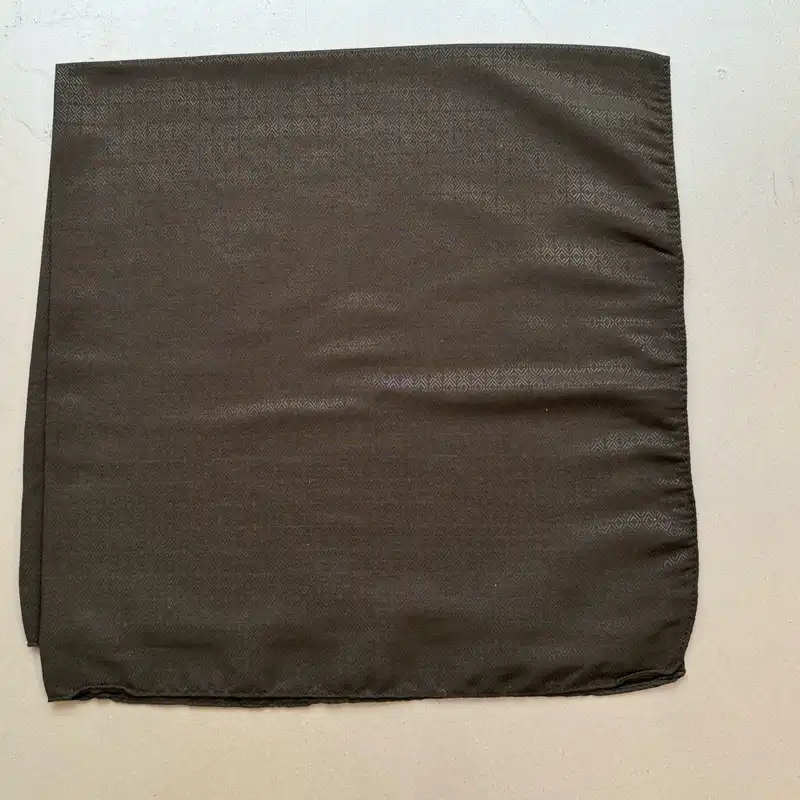 روسری زنانه مدل مینی اسکارف نخی ساده تار برجسته کد 8