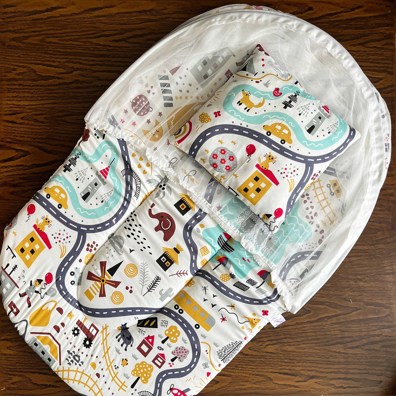 پشه بند کودک تیک مک مدل روستا به همراه تشک و بالشت