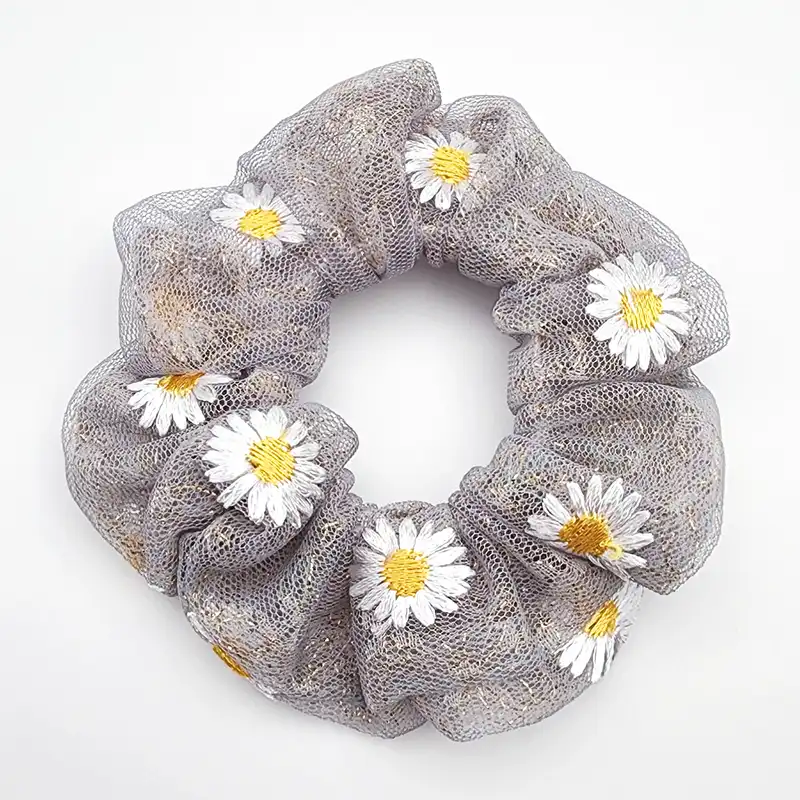 کش مو زنانه مدل اسکرانچی طرح بابونه کد KSH581