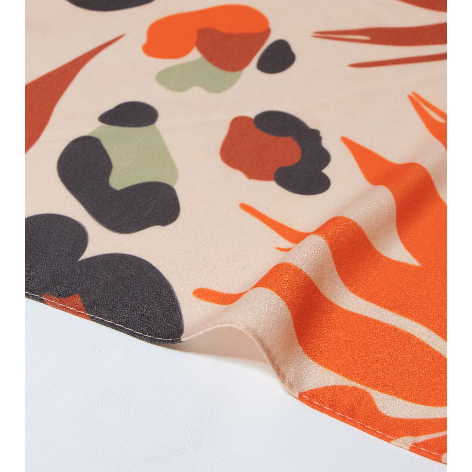 شال زنانه مدل نخی تابستانه خنک پلنگی کد a-1807 -  - 4