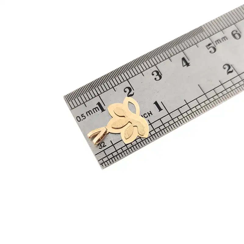 آویز گردنبند طلا 18 عیار بچگانه طلا و جواهرسازی افرا مدل لوتوس کد 085