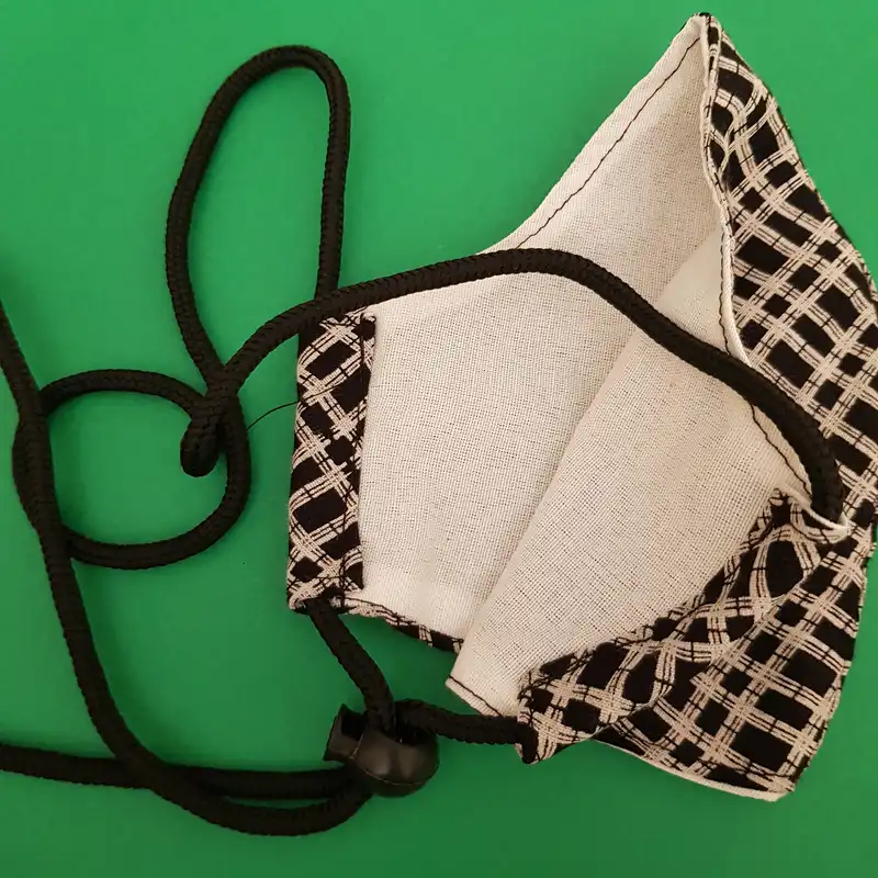 ماسک پارچه ای زنانه مدل چهارخونه