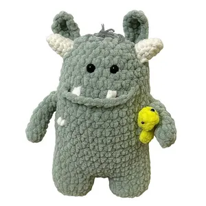 عروسک بافتنی طرح دیوماهی دار