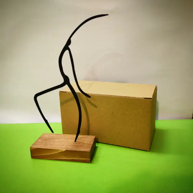 تندیس نیتا متال طرح آدمک