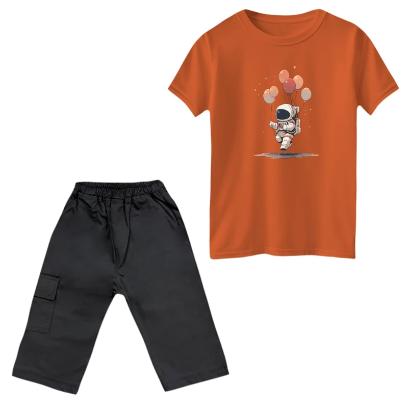 ست تی‌شرت و شلوارک پسرانه مدل فضانورد و بادکنک رنگ نارنجی