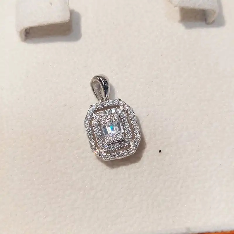 آویز گردنبند نقره زنانه جی تی ای مدل امرالدکات