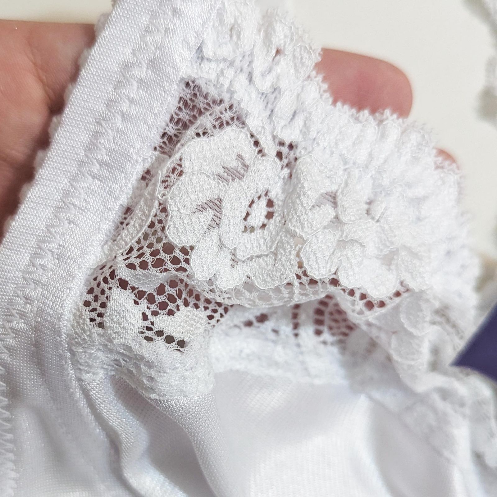 سوتین زنانه پانیذ مدل فنردار گیپور گلدار کد 66308 - - 5