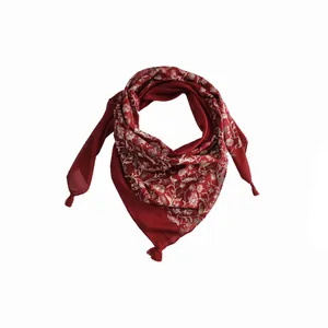 دستمال سر و گردن گدار مدل باغ گیلان