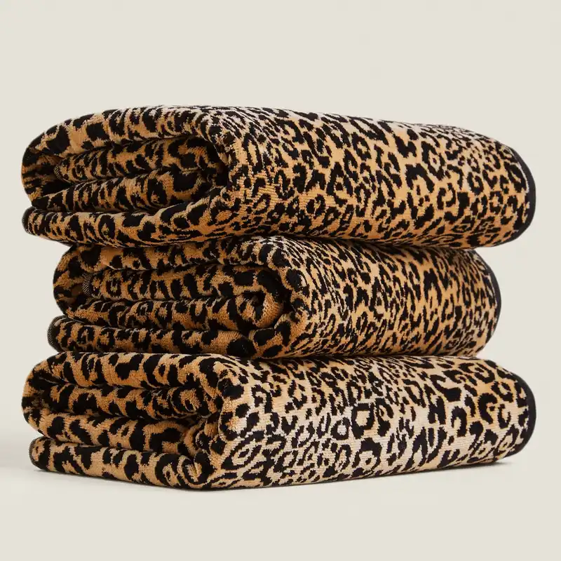 حوله دست و صورت زارا هوم مدل VELOUR LEOPARD کد 091 سایز 50x90 سانتی متر