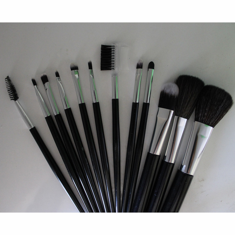 ست برس آرایشی کد NB018 بسته 12 عددی