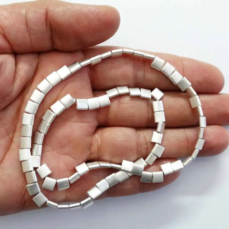 مهره دستبند مدل حدید مکعبی کد MO-1025 مجموعه 40 عددی