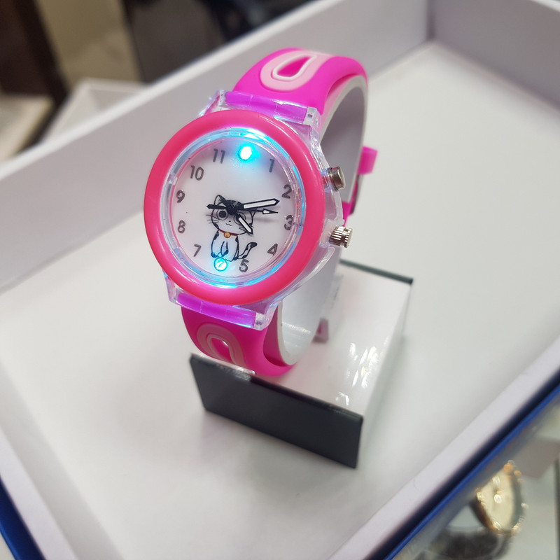 ساعت مچی عقربه ای بچگانه مدل چراغ‌دار عروسکی کد 88ki32