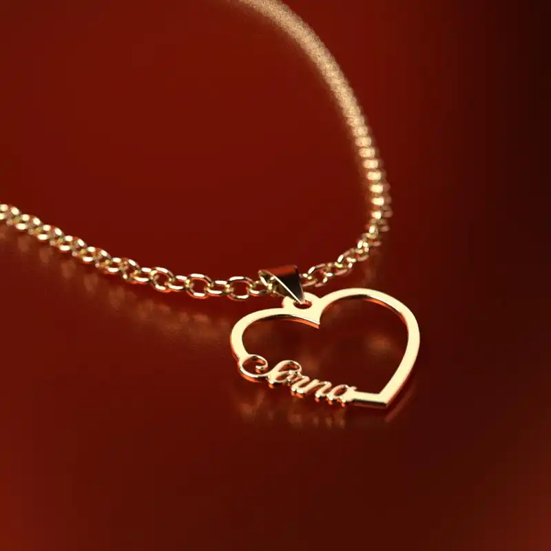 گردنبند طلا 18 عیار زنانه مدوپد مدل اسم سرنا sorna کد GBB11714 به همراه باکس گل رز جاویدان