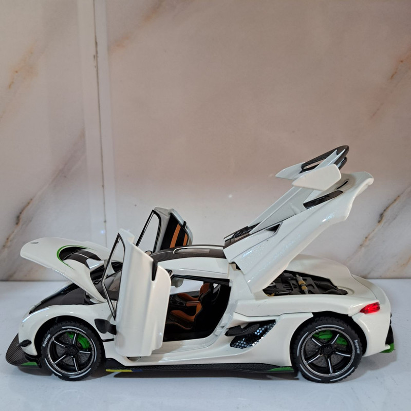 ماکت ماشین مدل کونیگزگ جسکو