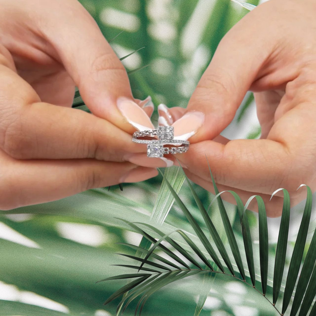 انگشتر نقره زنانه مدل تاجی 0100 انگشتر نقره زنانه مدل تاجی 0100