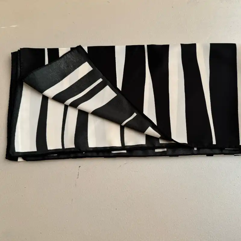 روسری زنانه مدل مینی اسکارف توییل مهمانی مجلسی اسپورت قواره 75 راه راهی خط دار